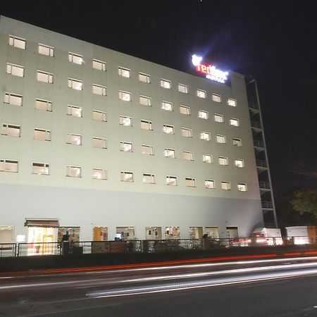 Red Fox Hotel, Чандигарх Экстерьер фото