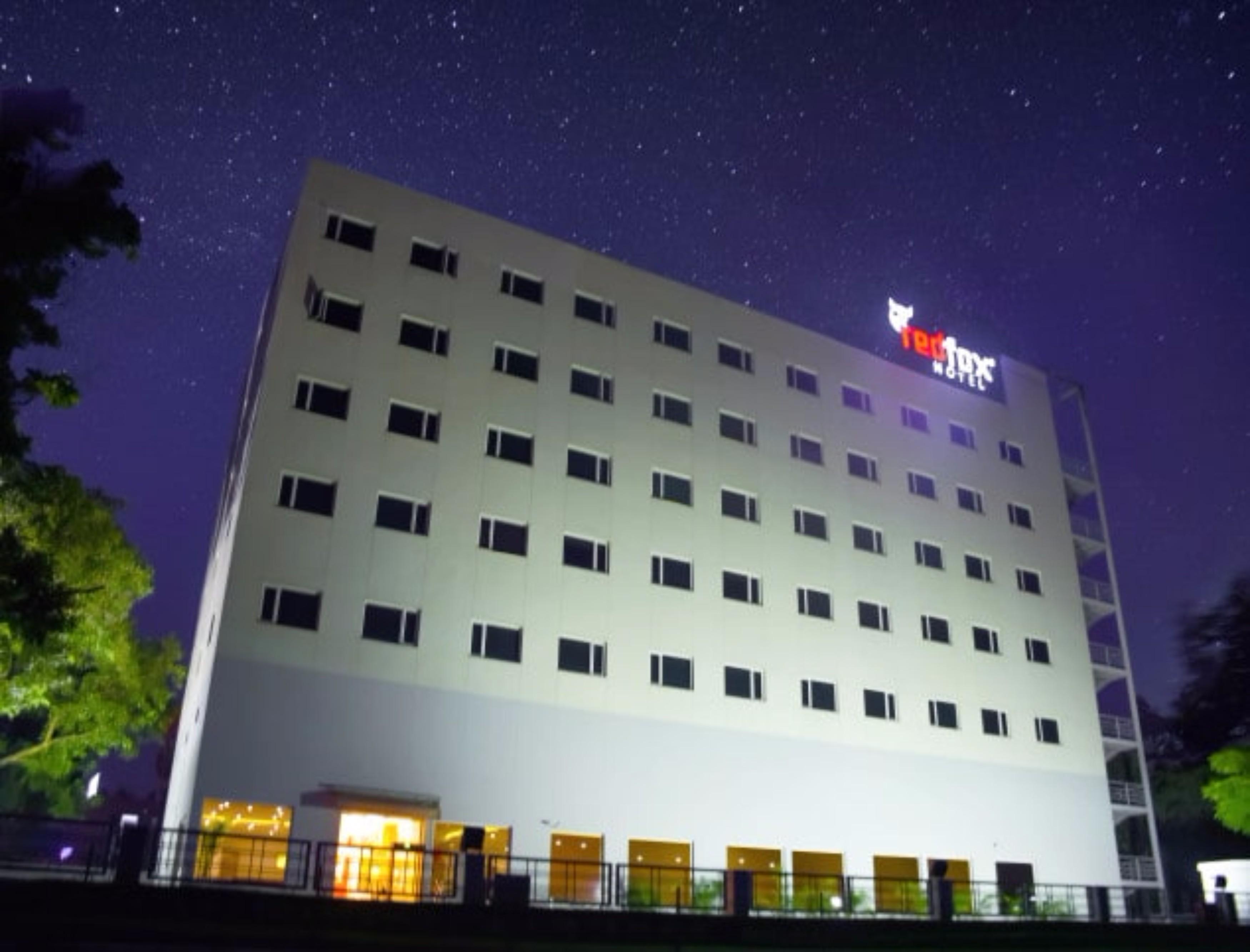 Red Fox Hotel, Чандигарх Экстерьер фото