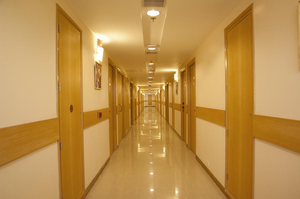 Red Fox Hotel, Чандигарх Экстерьер фото
